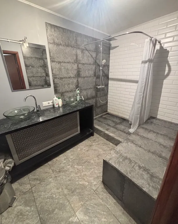 Триа на Казанской 40