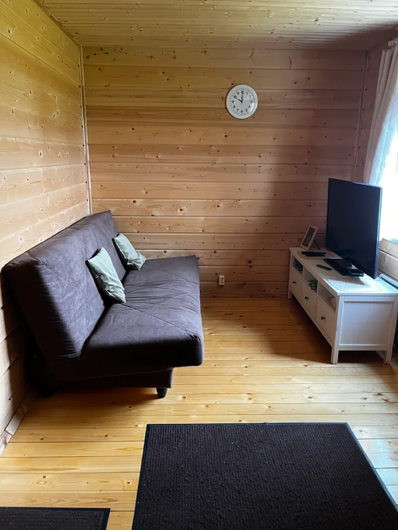 Карельский домик в заливе Ладожского озера