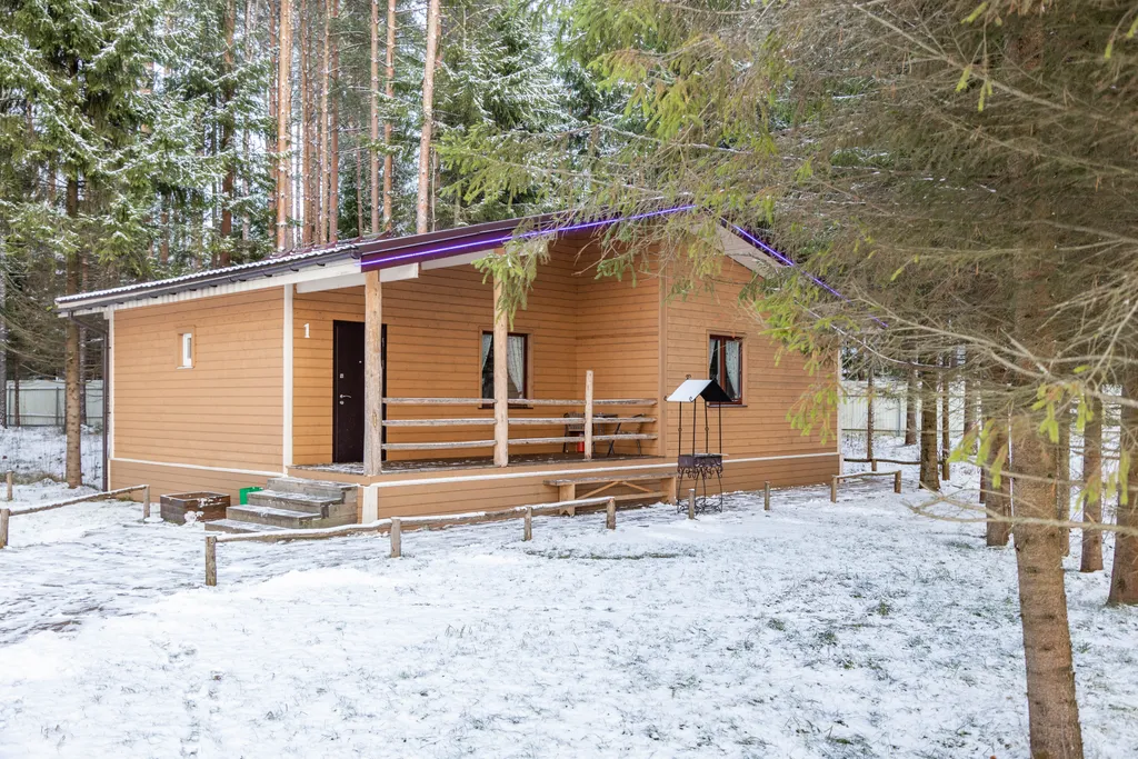 Коттедж Коттедж для 8 чел. с 3мя спальнями — Тосно