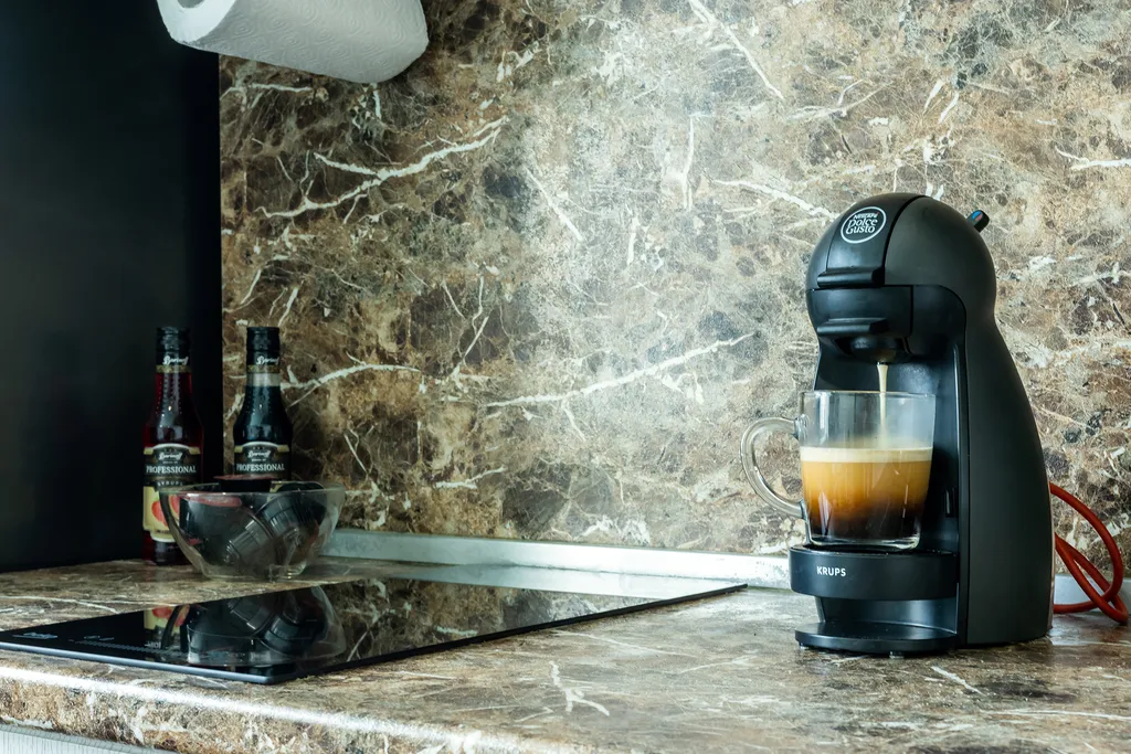 Апартаменты в новом доме с кофемашиной, до метро 5 минут пешком у Ж/Д