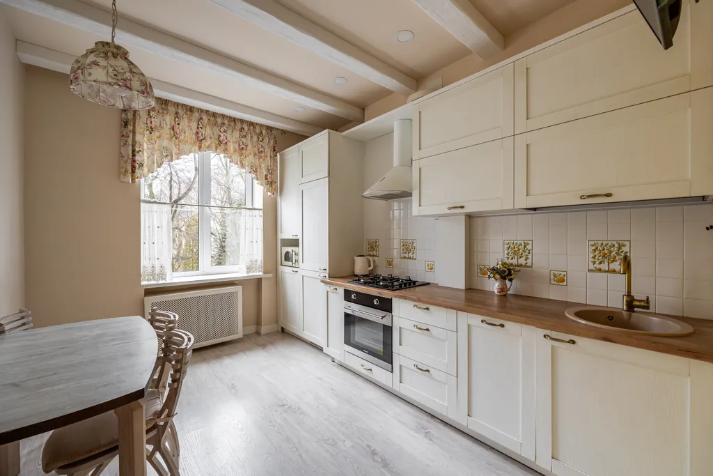 Vip-апарт, врата города, метро, 2 этаж, окна во двор, парковка, кондиционер