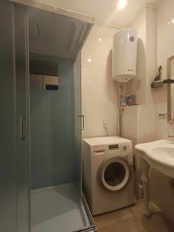 Квартира возле штаба округа и ТЦ Счастье