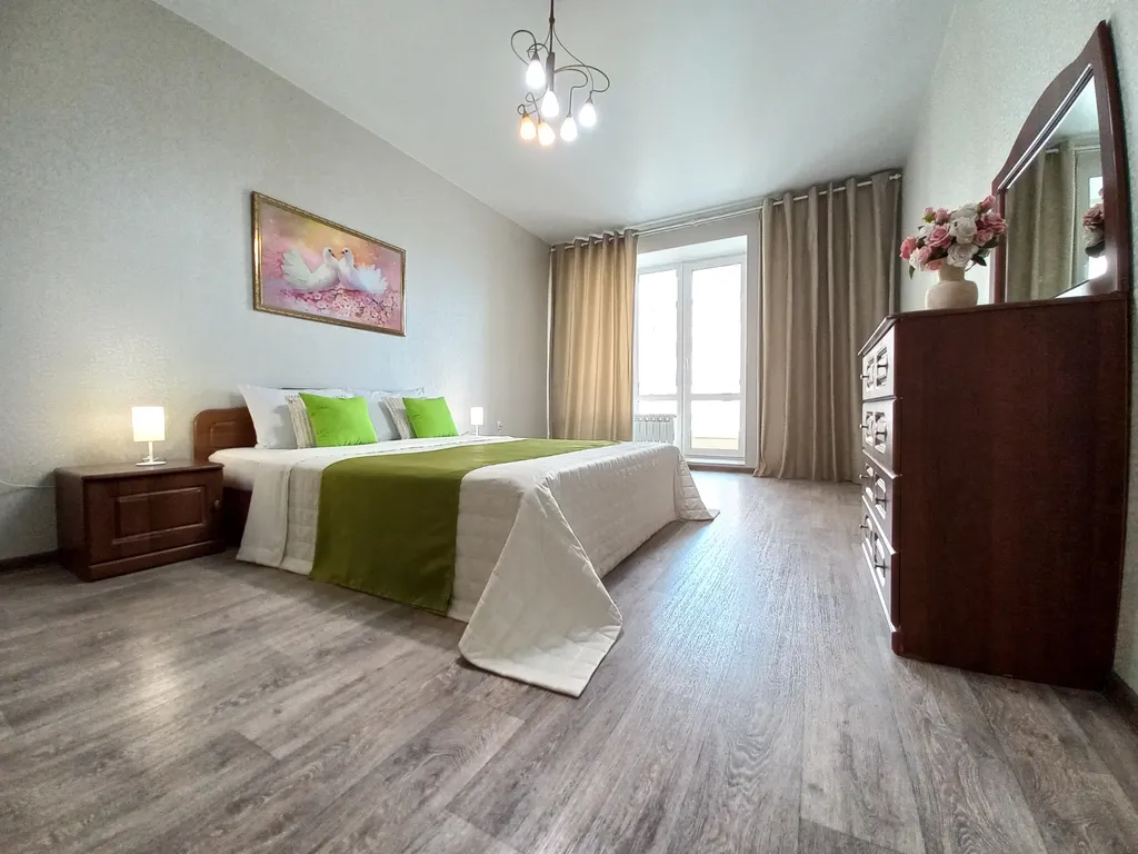 Евродвушка с панорамным остеклением рядом с зоопарком