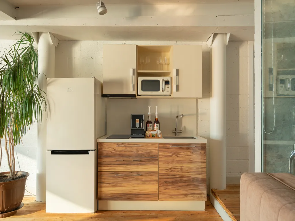 Квартира с джакузи, камином и панорамным видом на море