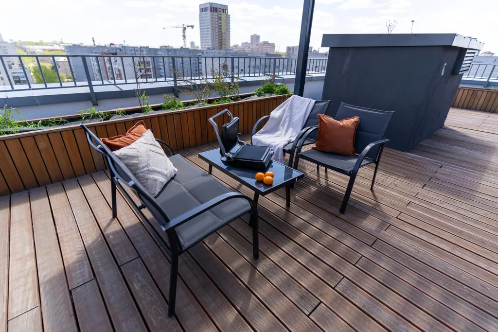 Двухэтажная квартира с мини-сауной и террасой на крыше