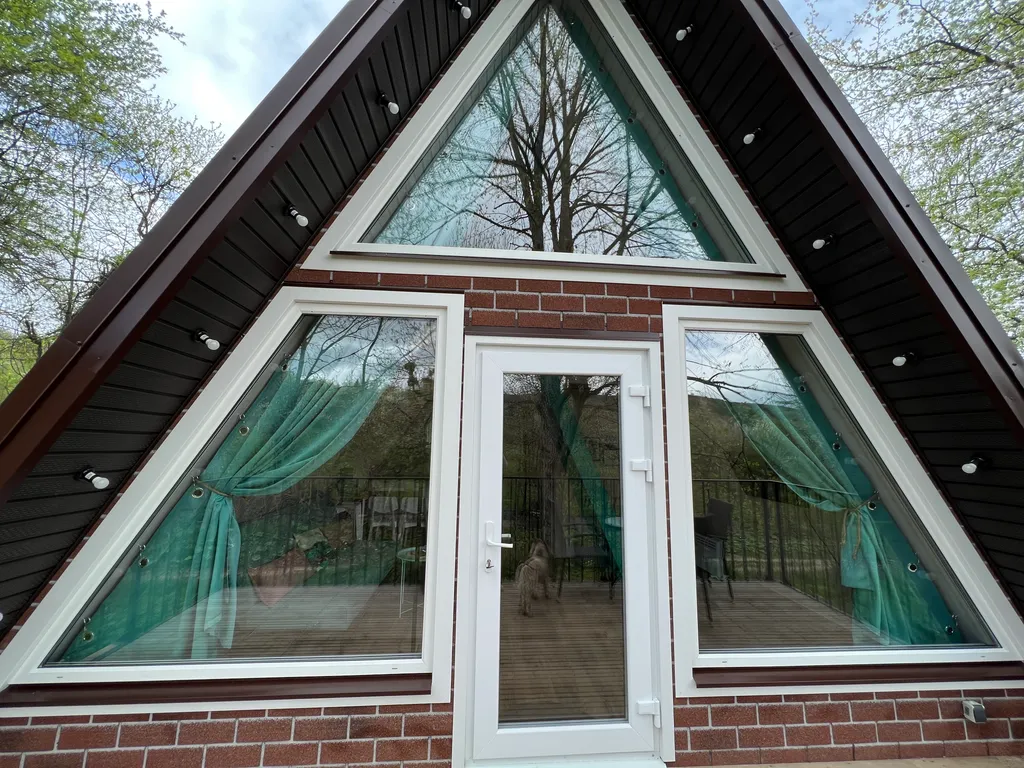 Коттедж Уединенный домик в горной глуши — Веселый