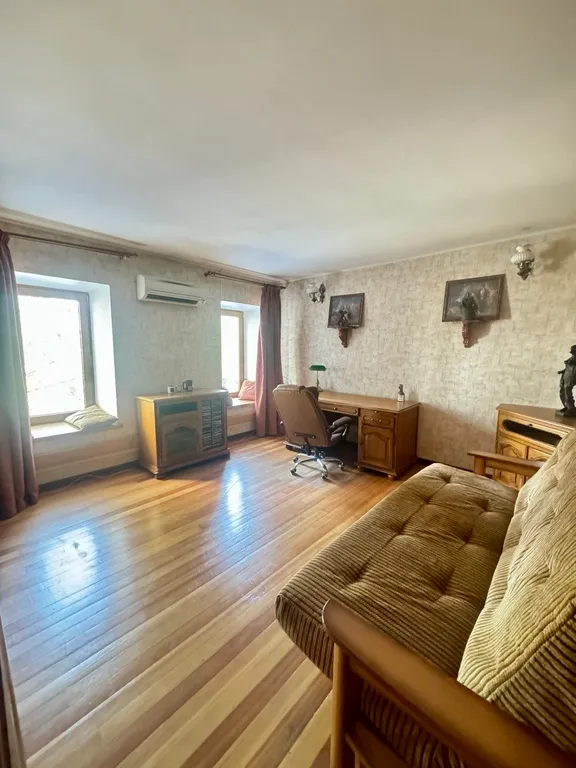 Двухуровневая квартира в центре города