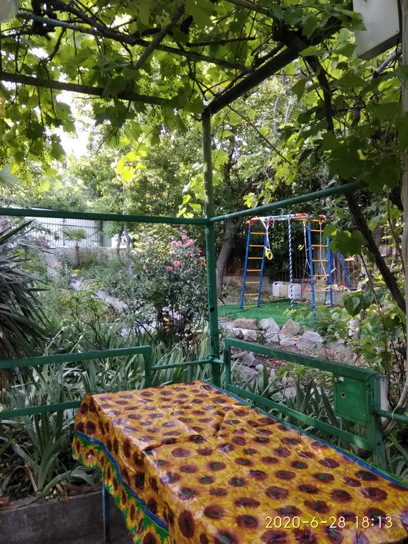 Двухкомнатная квартира в частном секторе у моря Курорт Ялта-Мисх