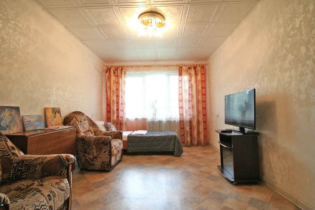 Квартира Теплая 2-комнатная квартира у поликлиники Мегаполис — Кириши