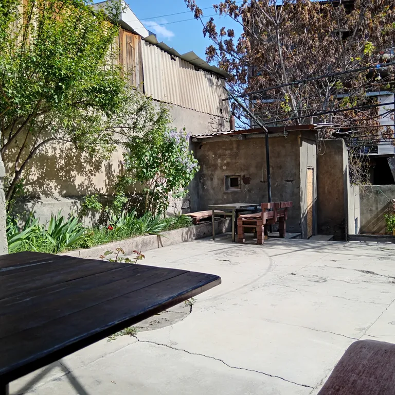 Уютный гостевой дом с частными комнатами и общим санузлом