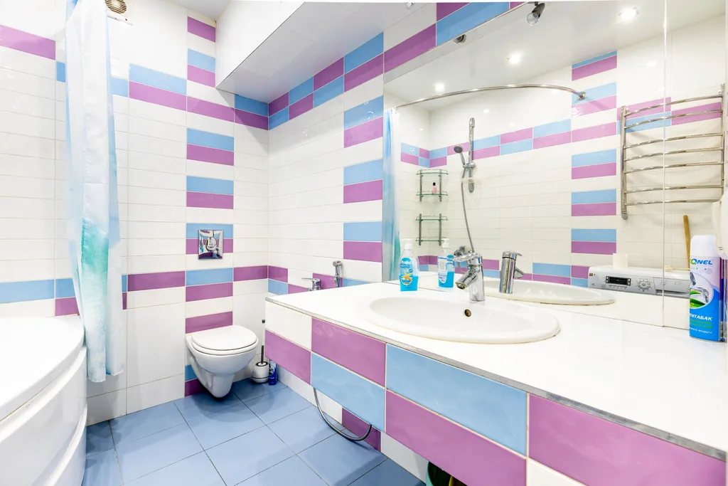 Евродвушка вблизи набережной