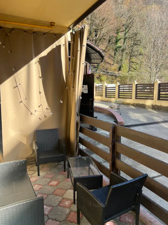 Апартаменты  с террасой с видом на горы в самом центре курорта Красная