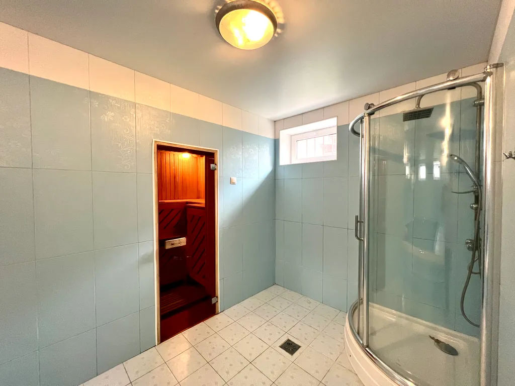 Уютный дом с бассейном