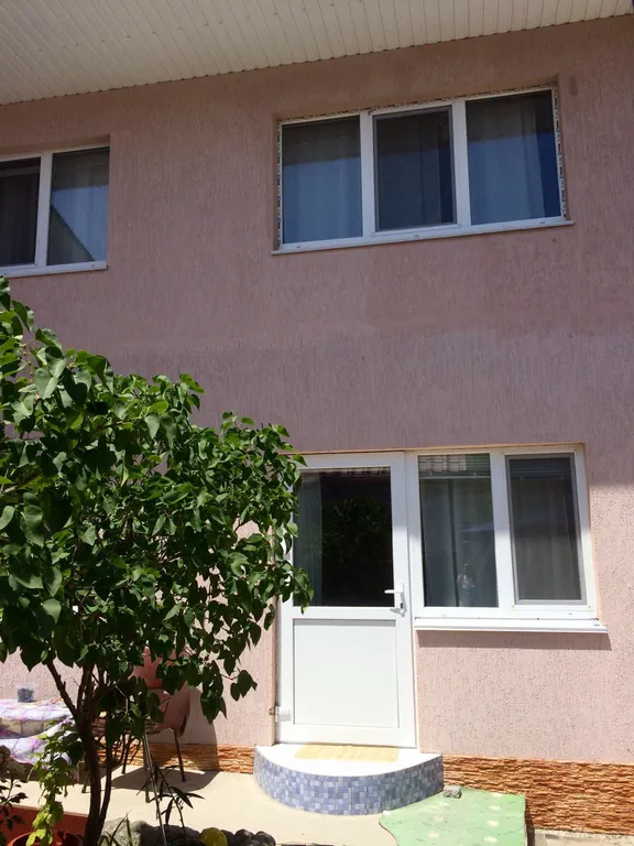 Коттедж Уютный домик со своей кухней и всеми удобствами — Феодосия