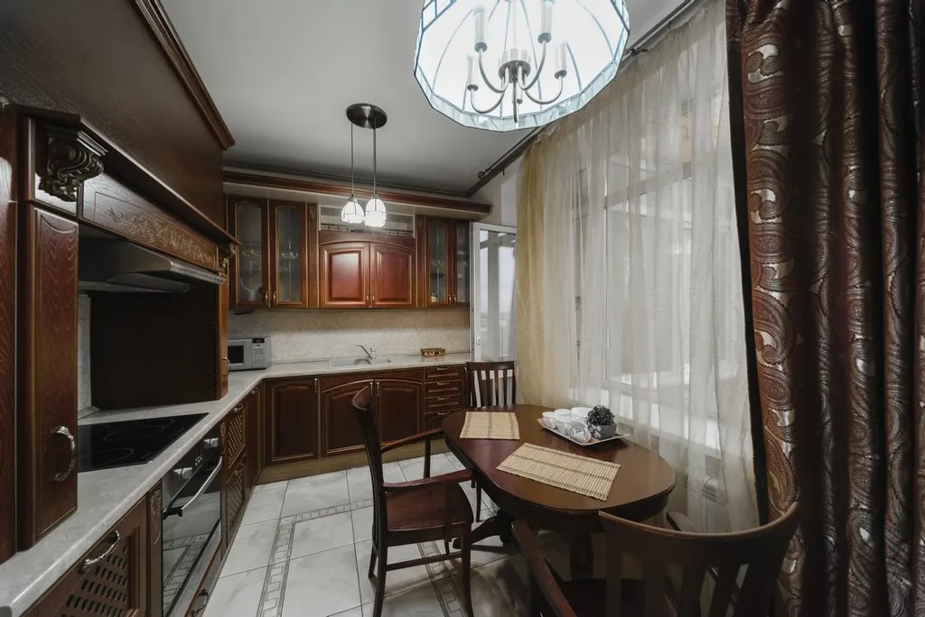 4-комнатная квартира в центре рядом с ОГУ, ТЦ Восход