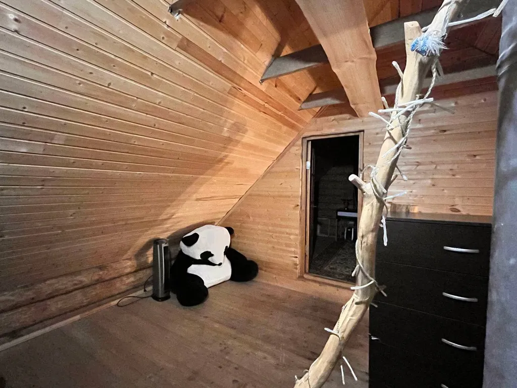 Дом рядом с карьерами