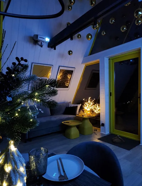 Стильный треугольный дом в 25 км от Минска с горячей купелью в лесу