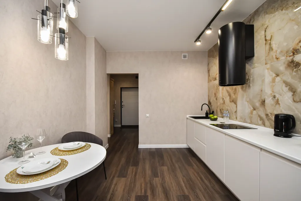 Комфортная современная квартира в центре Взлетки