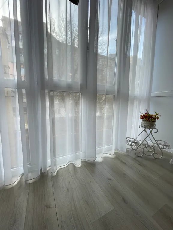 Большая шикарная квартира-студия в центре возле моря