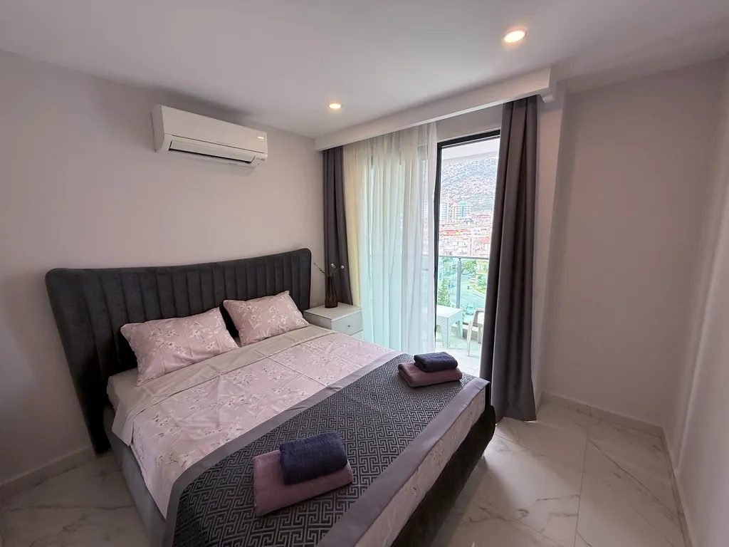 Уютная квартира с видом на горы, пляж Клеопатра