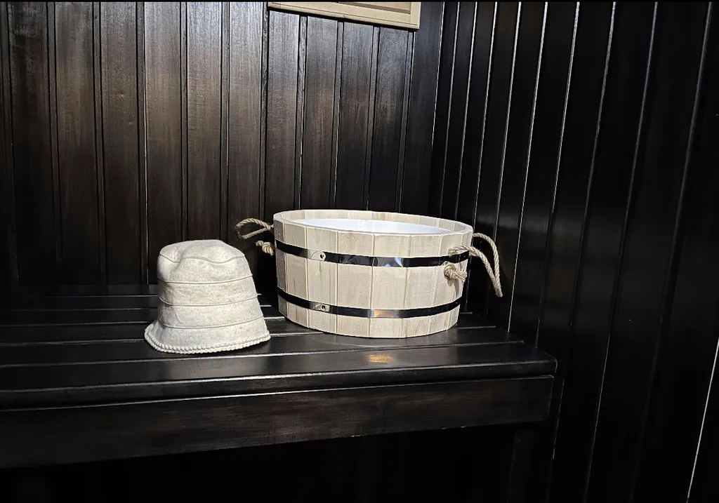 Дом с сибирским чаном, сауной и патио