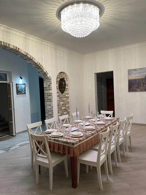 Дом "Вромса" на Хлебной - новый, брутальный, спокойный, комфортный.