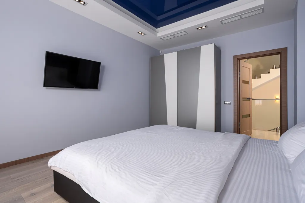 Дом с бассейном с видом на море