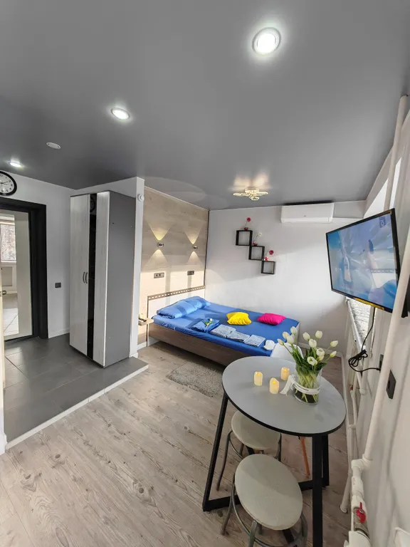 Квартира Уникальная студия прямо напротив Политеха на Мира — Омск