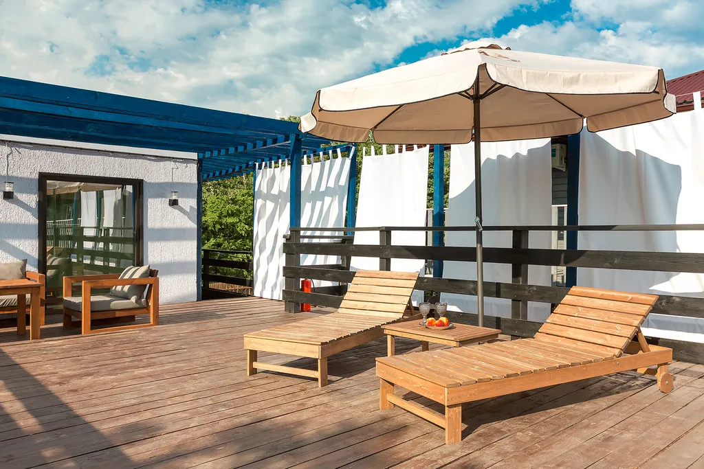 Панорамные апартаменты с террасой и видом на море