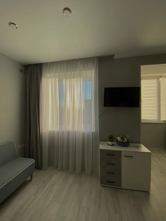 Уютная студия с удобным расположением, парковкой, близко к вокзалу