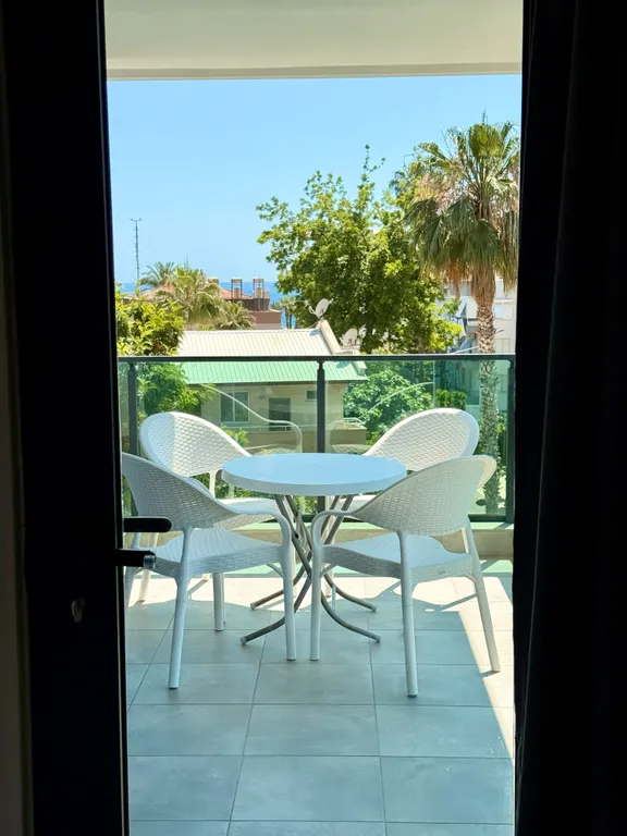 Квартира с видом на море и горы. Пляж Клеопатра