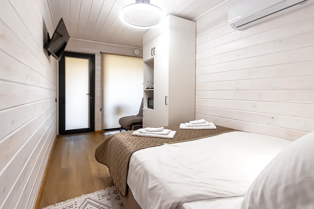 Небольшой домик с видом на Гуамское ущелье