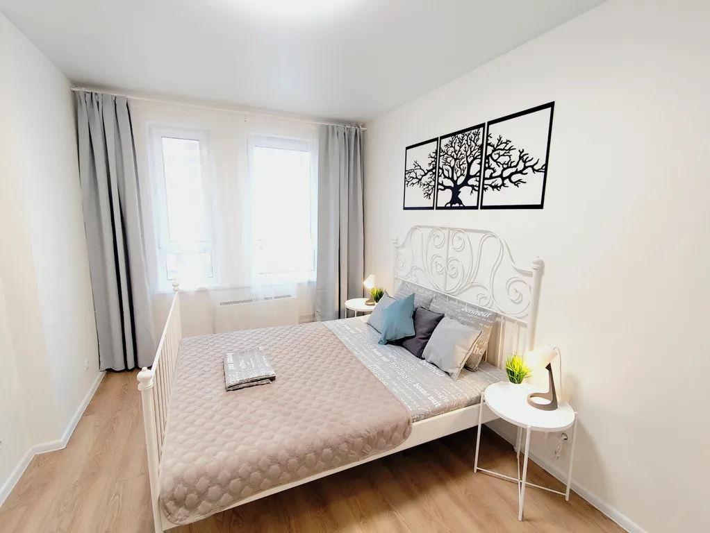 Новая в новом