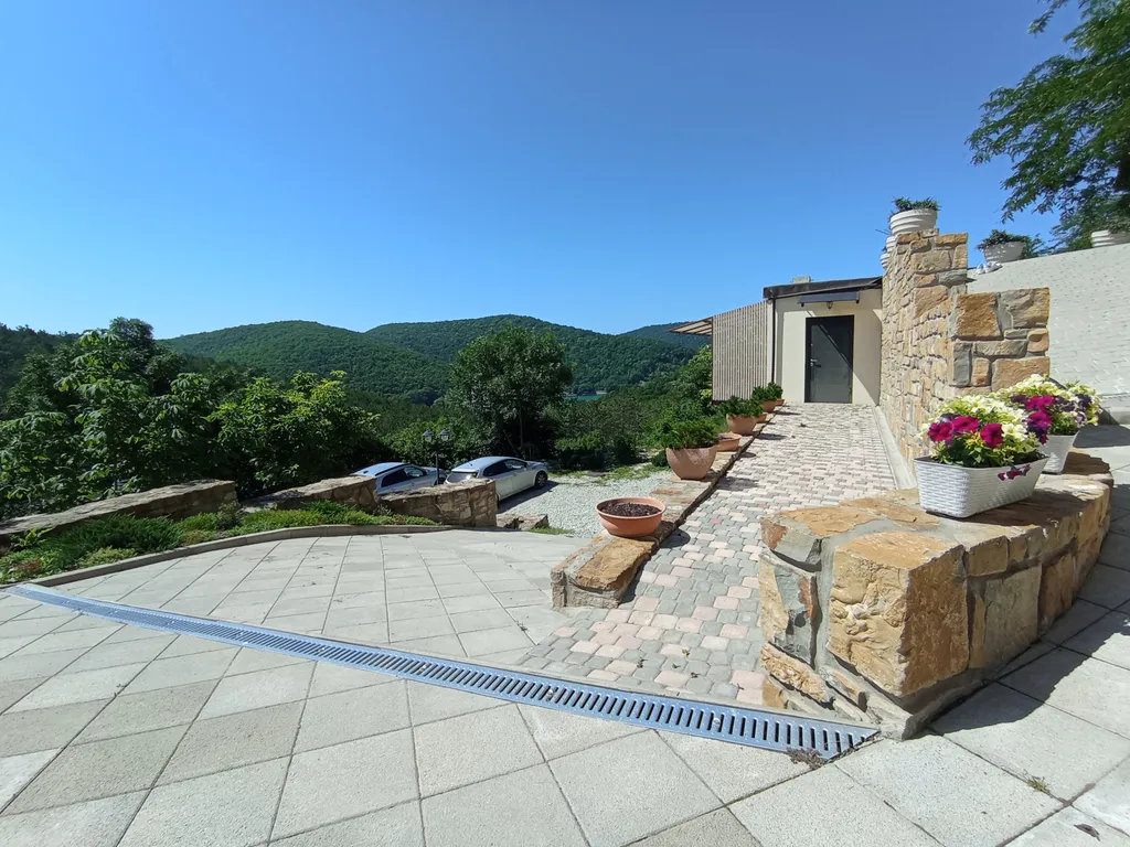 Уютные апартаменты с красивейшим видом на горы и озеро