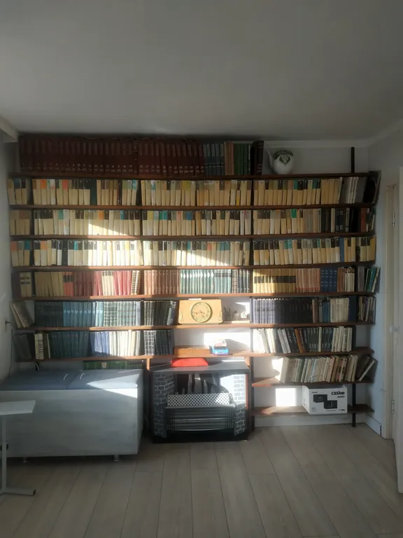 В Петропавловске-Камчатском полдень!