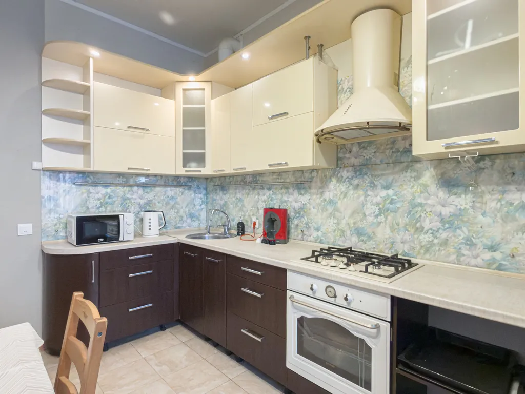 Евротрешка с подземной парковкой близко к центру