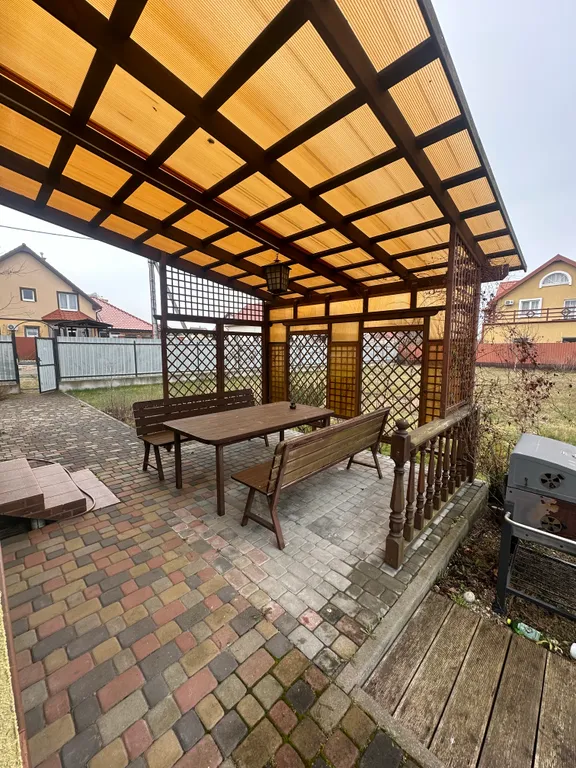 Двухэтажный гоcтeвой дoм в живoписном местe