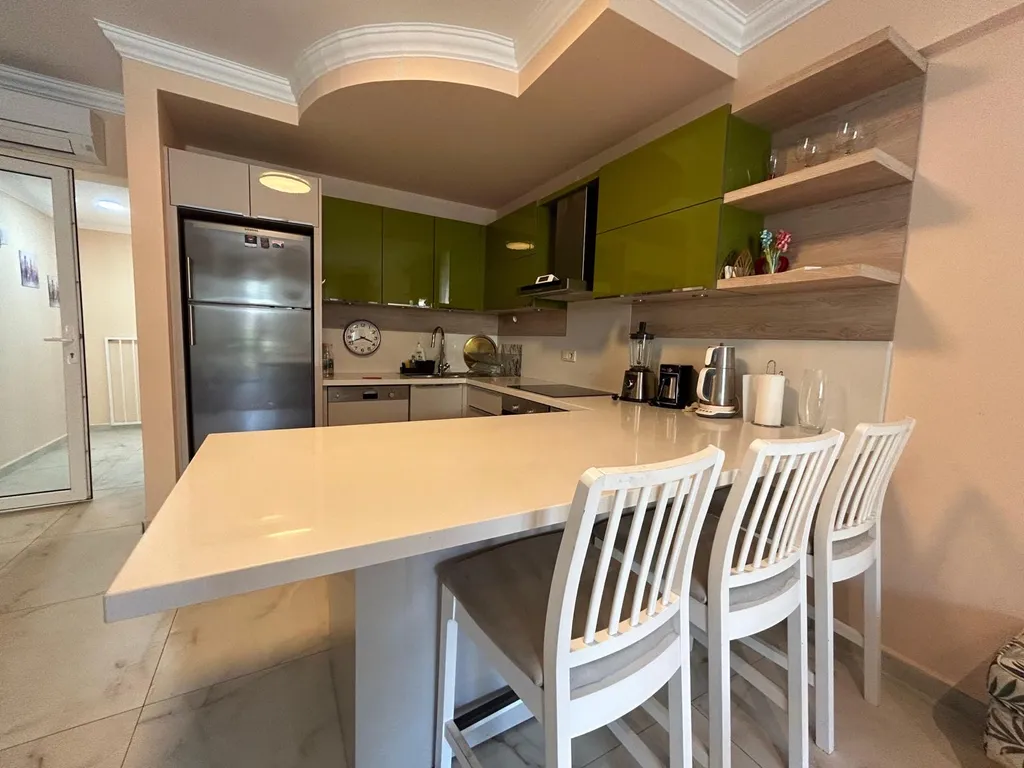 Около моря со своим пляжем