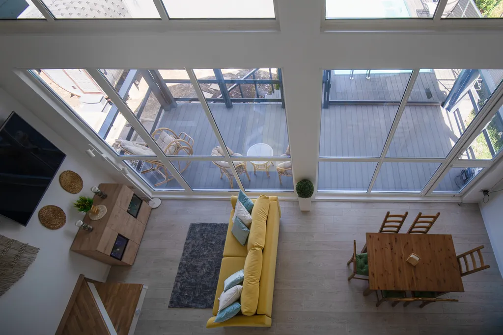 Уютный дом с теплым бассейном, дровяной баней и сибирским чаном