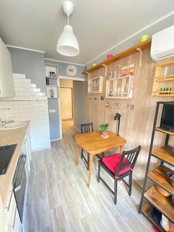 Однокомнатная квартира с угловой ванной и кондиционером