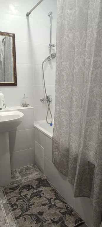 Новая двушка у канатной дороги