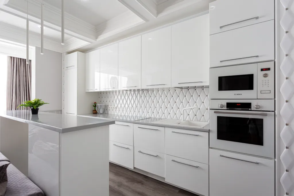 Шикарная квартира с тремя изолированными спальнями и двумя санузлами