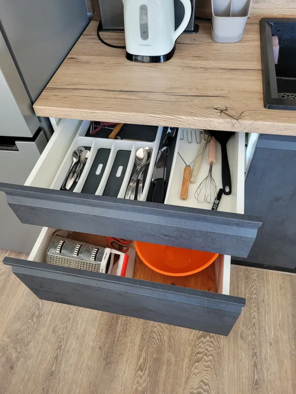 Современная студия у моря с видом на бассейн и горы