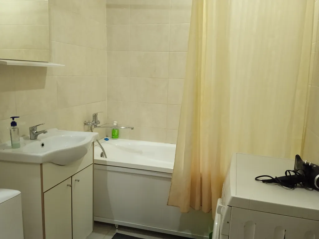 Уютная, комфортная квартира в районе с развитой инфраструктурой.