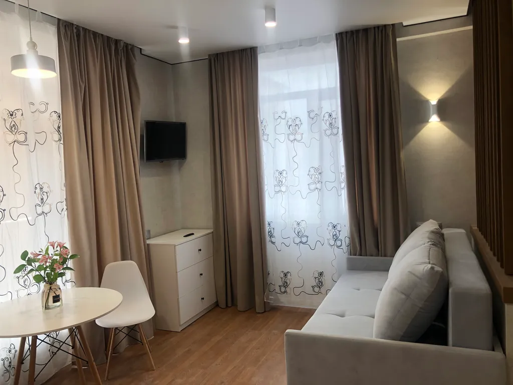 Апартамент-студия с кухней и балконом у моря