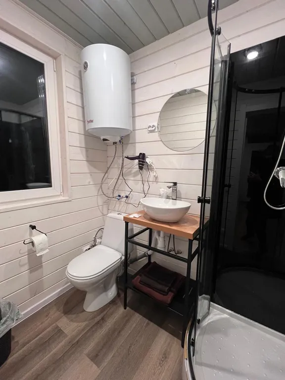 Коттедж Домик Бонапарт на базе отдыха Монтенегро — Волковицы