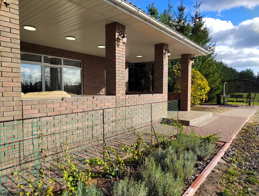 Дом на берегу озера