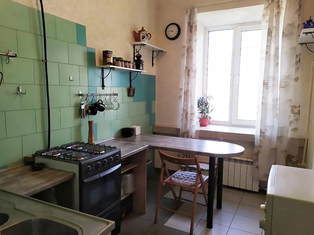 Комната рядом с Финляндским вокзалом