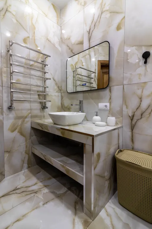 Двухкомнатная апартаменты   с теплым бассейном  у моря.