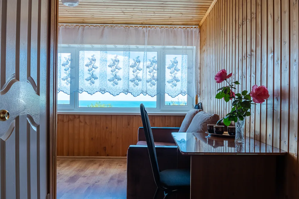 5 местный двухкомнатный номер с кухонной зоной, парковка в подарок